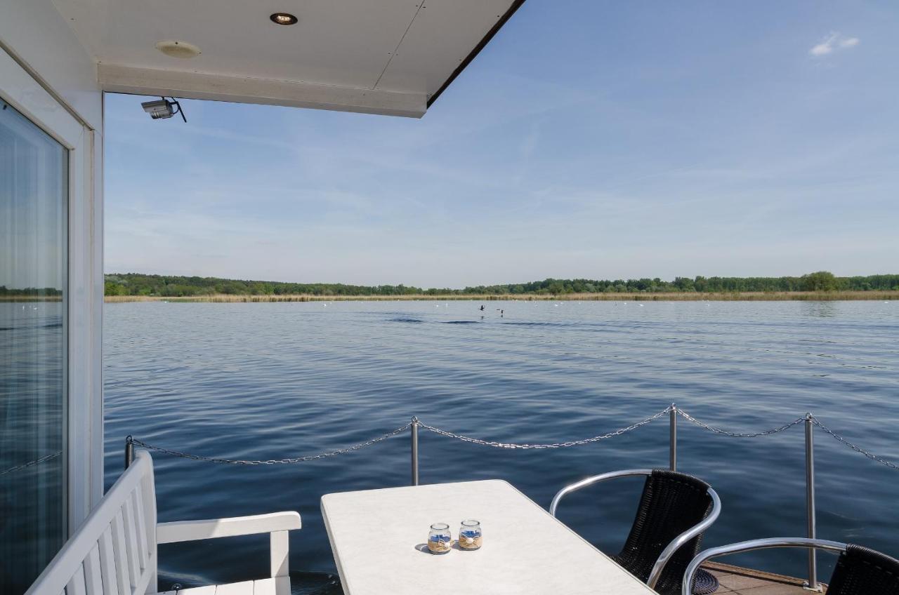 Hotel Feststehendes Hausboot Kolonie Zern Esterno foto